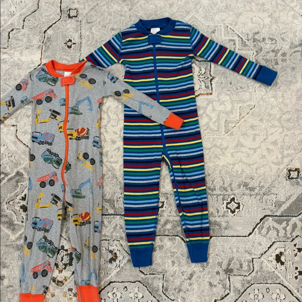 Pair of Hanna Andersson 3T footless sleepers